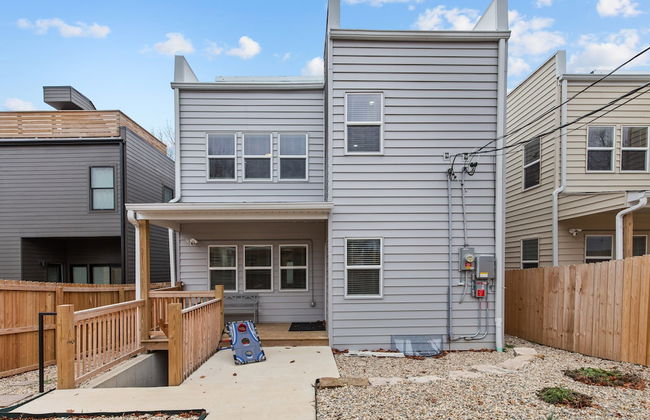 Uptown Elegant Escape | JZ Vacation Rentals - Photo 48