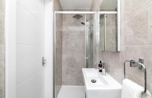 Stylish Apartment in Queens Park - Photo 15