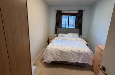 Elegant 1-Bedroom Flat With Stunning Thames views - Photo 7