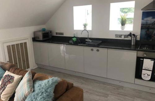 Beautiful, spacious 3 bed Brixham apartment - Photo 11