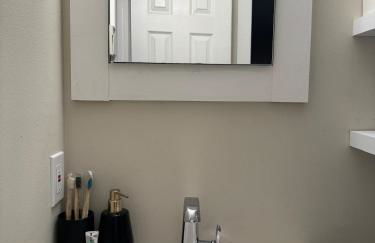 Poconos Chalet -Kayaks- HotTub-Karaoke-Lake - Foto 48