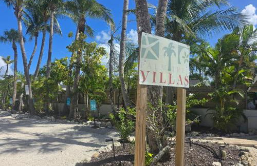 An Island Getaway at Palm Tree Villas - Photo 19