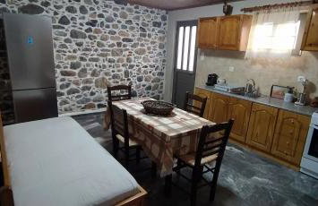 Traditional stone house Vrisi - Photo 13