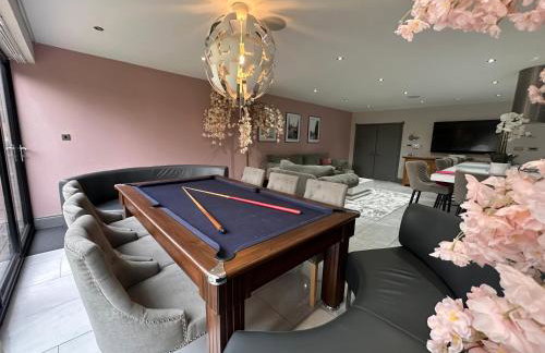 Luxury 5 Bed All En-Suite Cinema Room - Foto 47