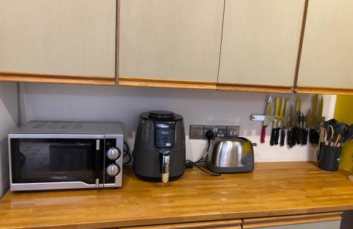 Tenby Victorian Villa with parking, pets allowed - Photo 39