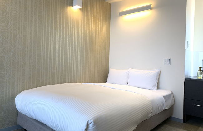 Mr.KINJO Miki24 in front of Makishi Station - Foto 5