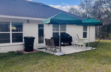 Modern 4BR Home with Wi-Fi & Garage Games - Foto 25