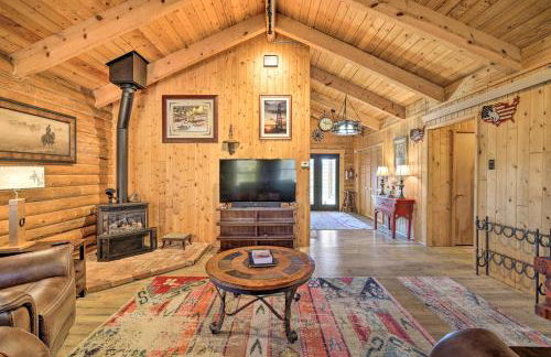 Remote Cabin with Gas Stove Less Than 7 Mi to Town! - Foto 4