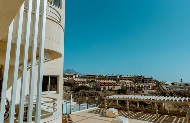 Seaview Splendor 2 Bedroom Modern Comfort - Photo 40