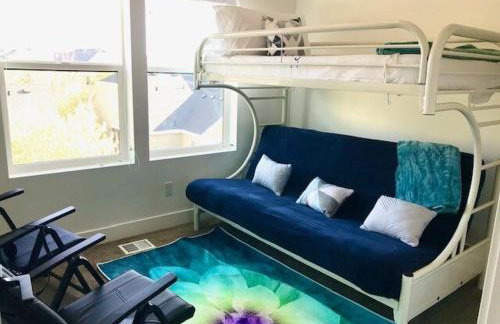 Deluxe Classy TownHouse With 2 car Garage, Work or Family! - Foto 12