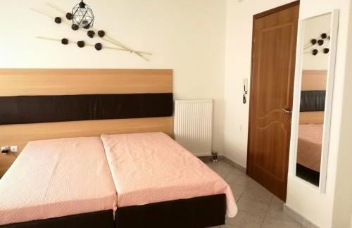 Iliana's house - Photo 2