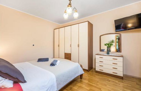 2 Bedroom Gorgeous Home In Veli Brgud - Photo 26