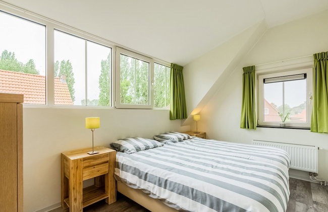 Breskens Haven: Relax, Explore & Dine - Photo 3