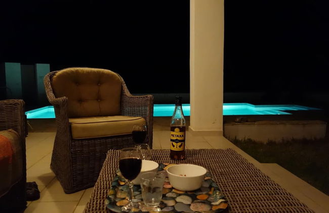 Elegant Villa in Evangelismos with Pool & Garden near Sea Beach - Foto 9