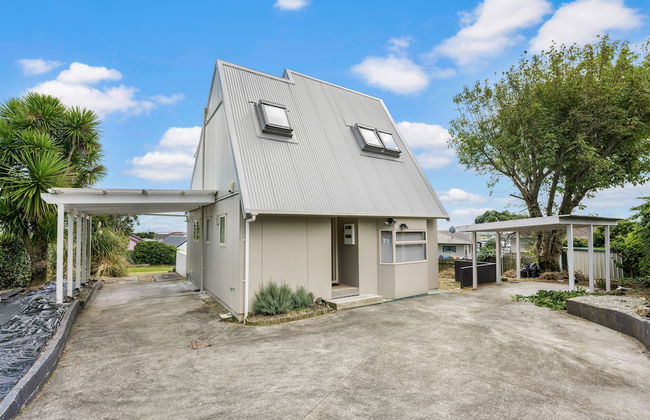 A Home away from Home - Netflix -Parking - Foto 44