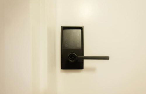 Above The Roots - Elegant and Bright Studio Stay - Foto 22