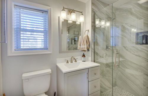 Waterfront Gloucester Cottage with Private Boat Dock - Foto 18