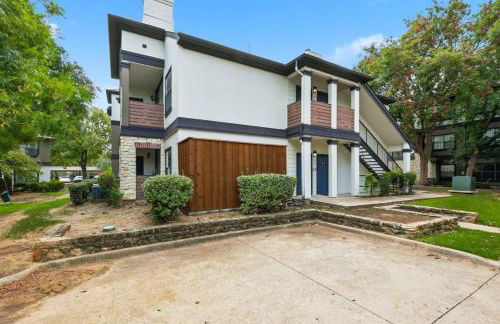 Chick modern Haven Elegant stay with modern views - Photo 22