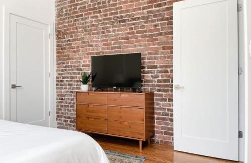 Historic 1900s Townhome with a Modern Flair - Foto 21