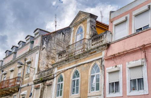 Terrace Charming Century Apartment - Photo 16