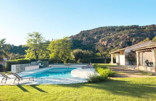 Exclusive Authentic Riviera Villa - Private Pool, Pétanque Court, Panoramic Mediterranean Sea & Estérel Mountain Views - Foto 71