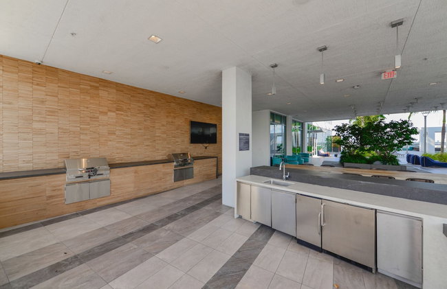 Poolside District Condo - We Host - Foto 74