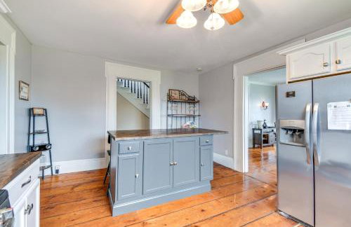 Lakefront Cayuga Retreat with Private Deck and Hot Tub - Foto 13