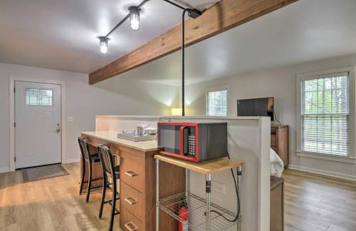 Riverdale Studio about 18 Mi to Downtown Atlanta! - Photo 6