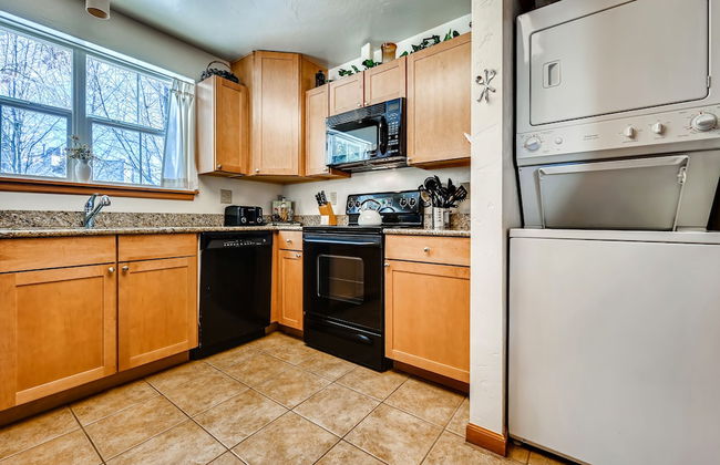 Streamside Lane Condos by CRMR - Foto 23