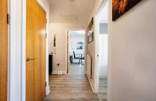 Vista Verde - Luxury City Penthouse 2BR - Sleeps up to 6 - Parking - Photo 58