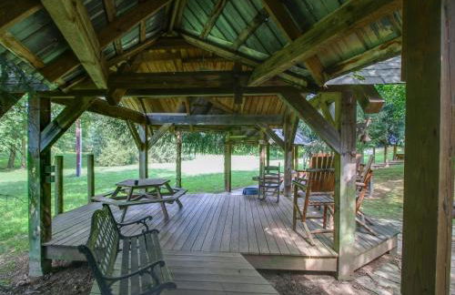 Whimsical Gatehouse at Dark Horse Estate - Foto 10