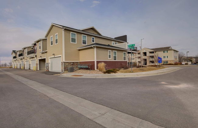 Marbella Lane Executive Townhome, 20 mins to Boulder - Photo 9