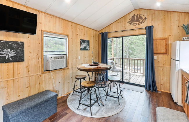 Cabin 10~ Cozy Toronto Lake Cabin ~ Walk To The Water 1 Bedroom Cabin by RedAwning - Photo 11