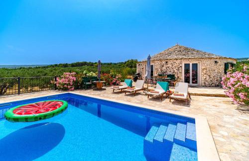 Island Getaway - Heritage House - Photo 17