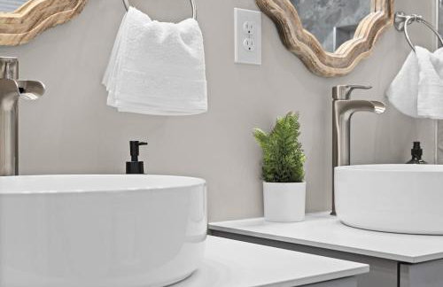 Games,BBQ, Netflix plus FREE Parking Near Bakery Square - Foto 34