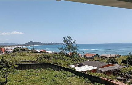 Casa Oryba pertinho do mar da Ribanceira em Imbituba - Foto 1