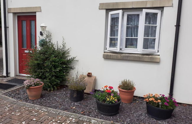 Cozy Courtyard Apt, Explore & Relax, Free Parking - Foto 33