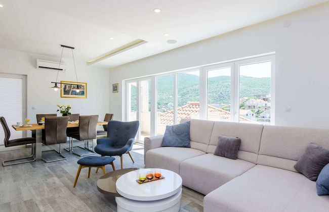 Villa Tranquility Nest Beniva - Three-bedroom Villa With Swimming Pool and Partial Sea View - Foto 1