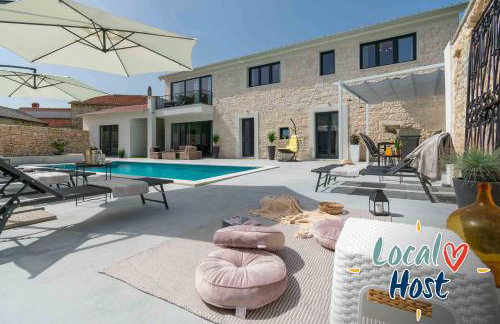 Designer Villa Simone - Modern & Heritage Style with Office - Foto 1