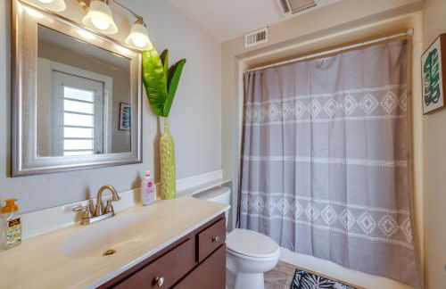 Walk to Golf Club Sun City Home with Private Pool! - Foto 16