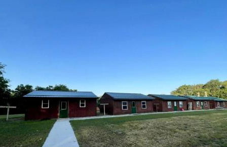 Wonderful Cabin that Sleeps 12 near the Cedar River in Letts, Iowa - Foto 3