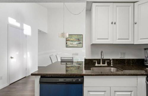 Cozy Apt with Pool, Hot Tub, Golf, Near Downtown - Foto 22