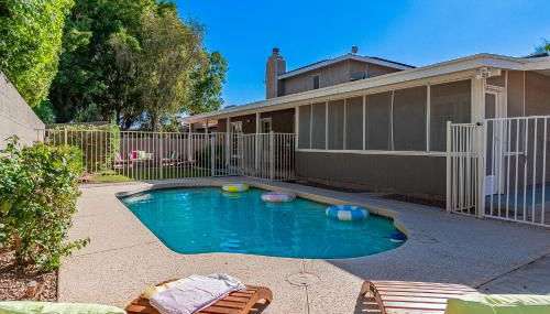 Cozy Winter Getaway Heated Pool l Family Friendly - Foto 2, sunbed