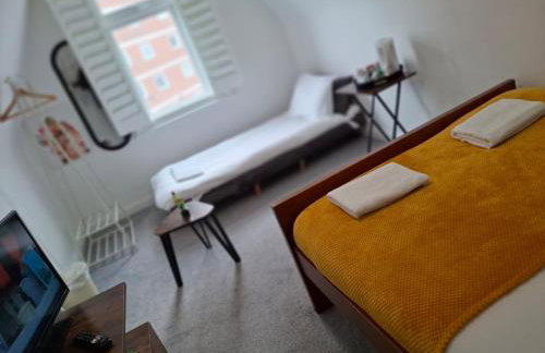 By-the-Beach, Sea view 2 bedroom Loft Studio Apartment & Free Parking - Foto 5