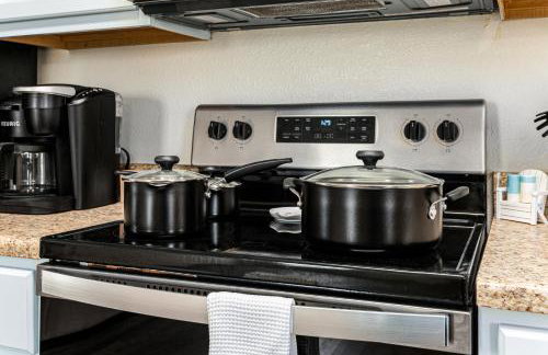 Deep Blue Yonder - Ping-pong! Bikes! Games! Cute and cozy 3-bed, 2-bath home in the heart of Crystal Beach! - Foto 16