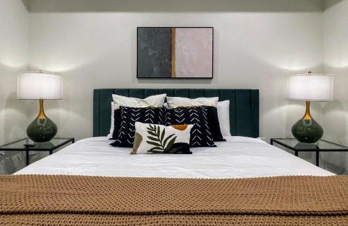 Bright Top Floor-Elevator-Walk Downtown-Laundry - Foto 31