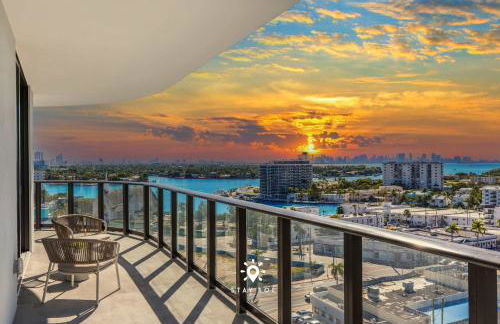 Chic 2BR Apartment Gym & Balcony Views - Foto 1