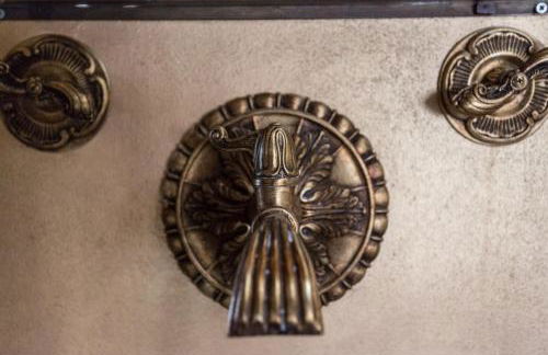 La Dimora dei Conti, Indulge in a Country Farmhouse Apartment with Jacuzzi Facing the Town! - Foto 43