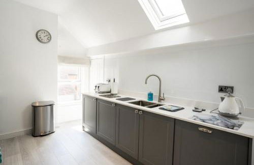 Prime Location Steps from Royal Liverpool Golf - Foto 13