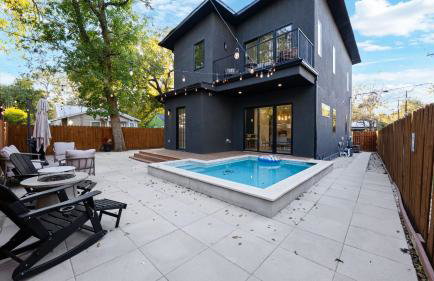 Stylish Home with Firepit Balcony Steps from Austin’s Best Near Rainey St Lady Bird Lake Downtown The Ashlee by AvantStay - Foto 33